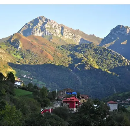 Aguas Parque Ponga Country house