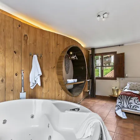 Aguas Parque Ponga Country house *