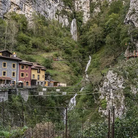 Aguas Parque Ponga Casa di campagna *